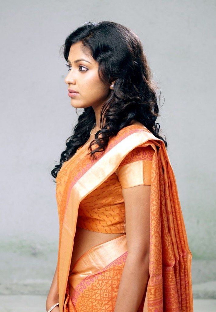 Amala Paul In Saree Hot Photo Gallery Amala Paul Latest Wallpapers Mynaa Actress Amala Paul